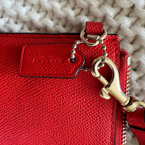 Coach cross grain embossed logo 10” wristlet w/removable strap. 6 cc slots - Picture 6 of 11